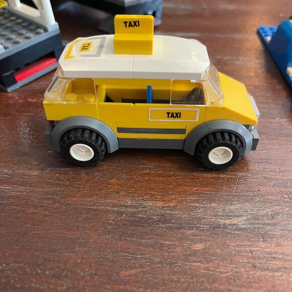 LEGO CREATOR Sea Side Beach House + Train Station INCOMPLETE AND GLUED - Picture 12 of 14